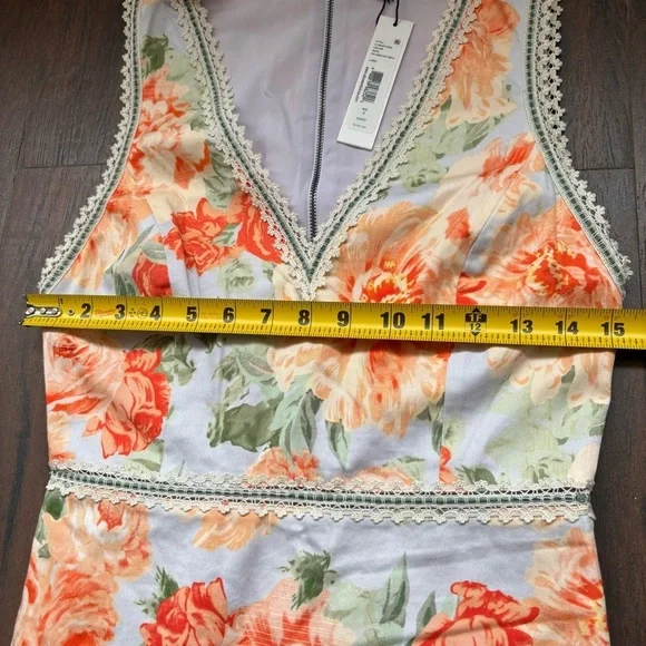 NWT Alice & Oliva V Neck Floral Sleeveless  Dress Size 4 - Picture 7 of 8